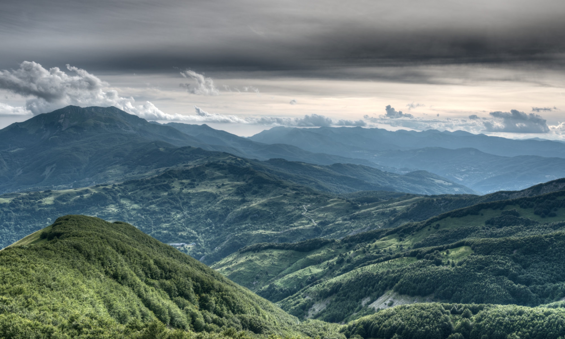 Vista dal Monte Ventasso Foto(s) von Alta Via dei Parchi
