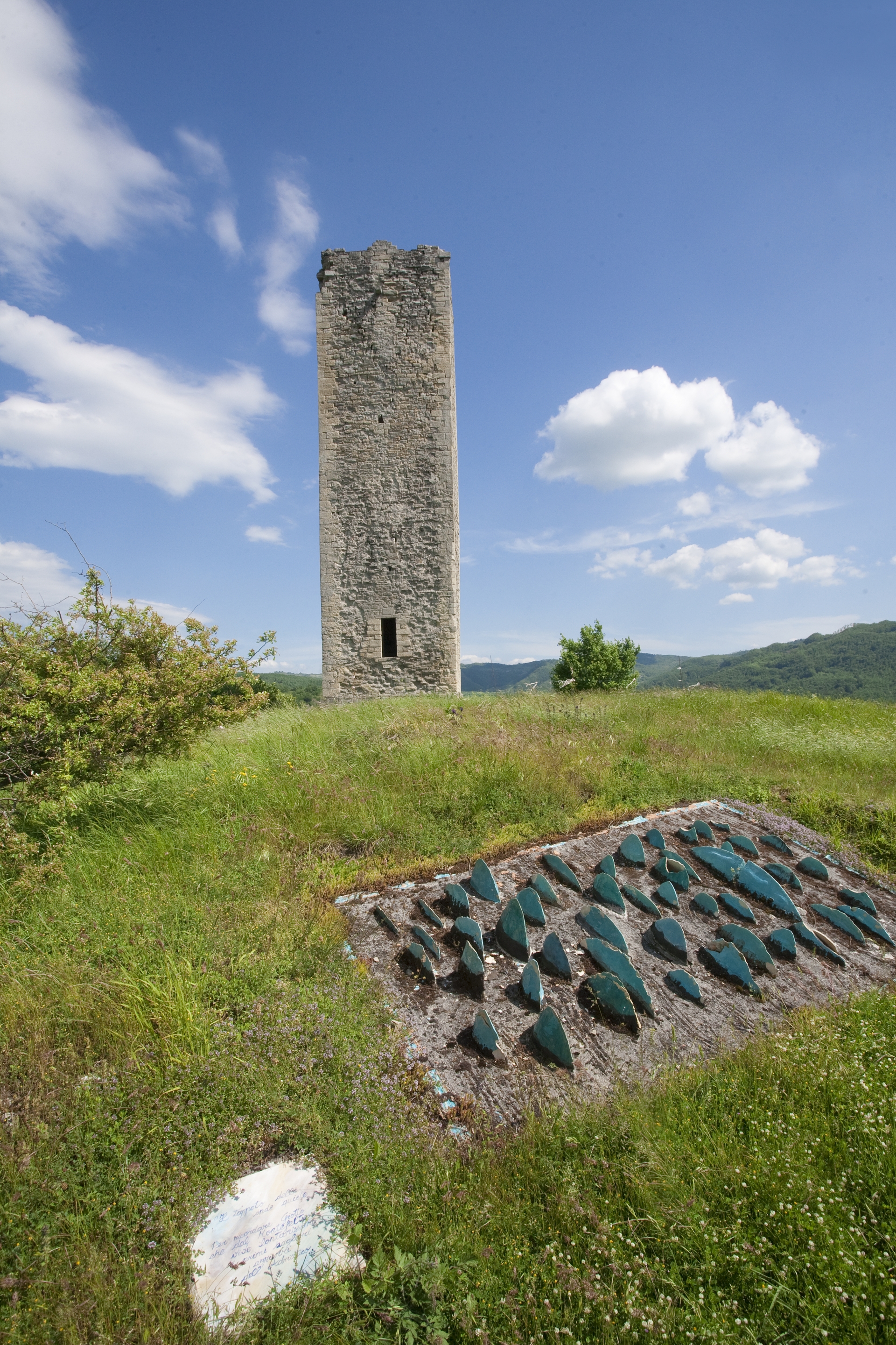 Pennabilli | torre di Bascio photos de Paritani