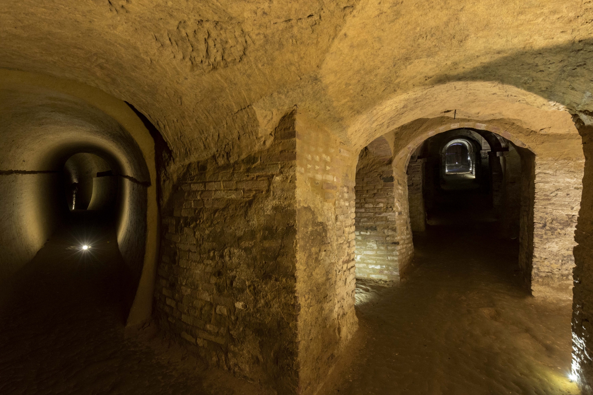 Santarcangelo di Romagna | grotte tufacee photos de Riccardo Gallini