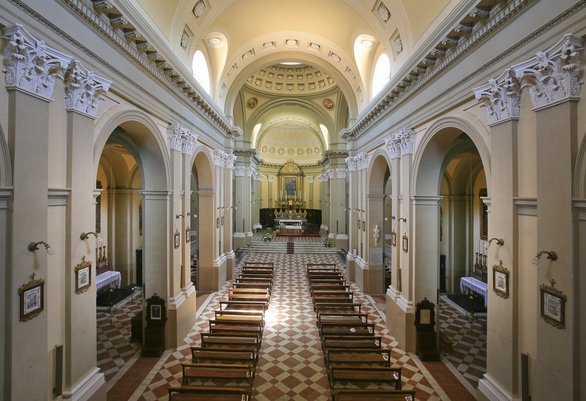 Verucchio | Chiesa Collegiata photos de Paritani