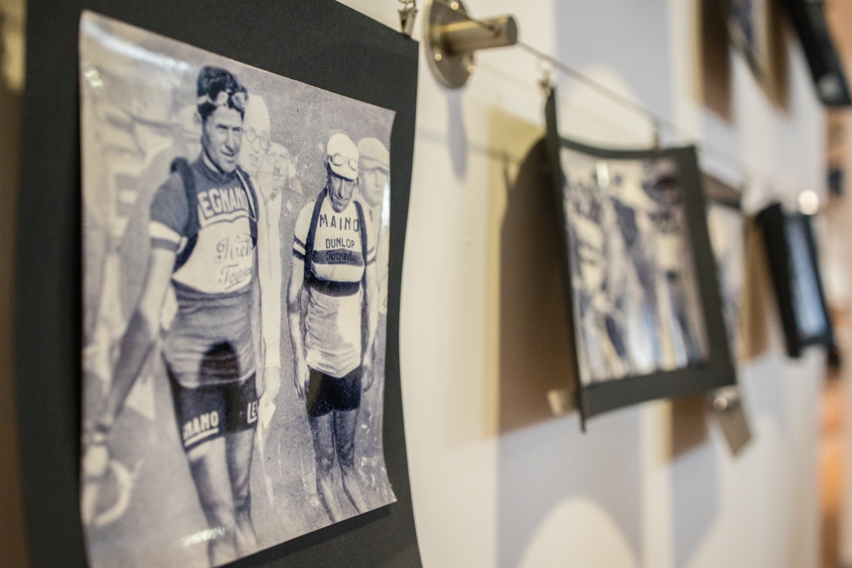 Foto storica di campioni del ciclismo al Museo dei campionissimi - ENIT SpA