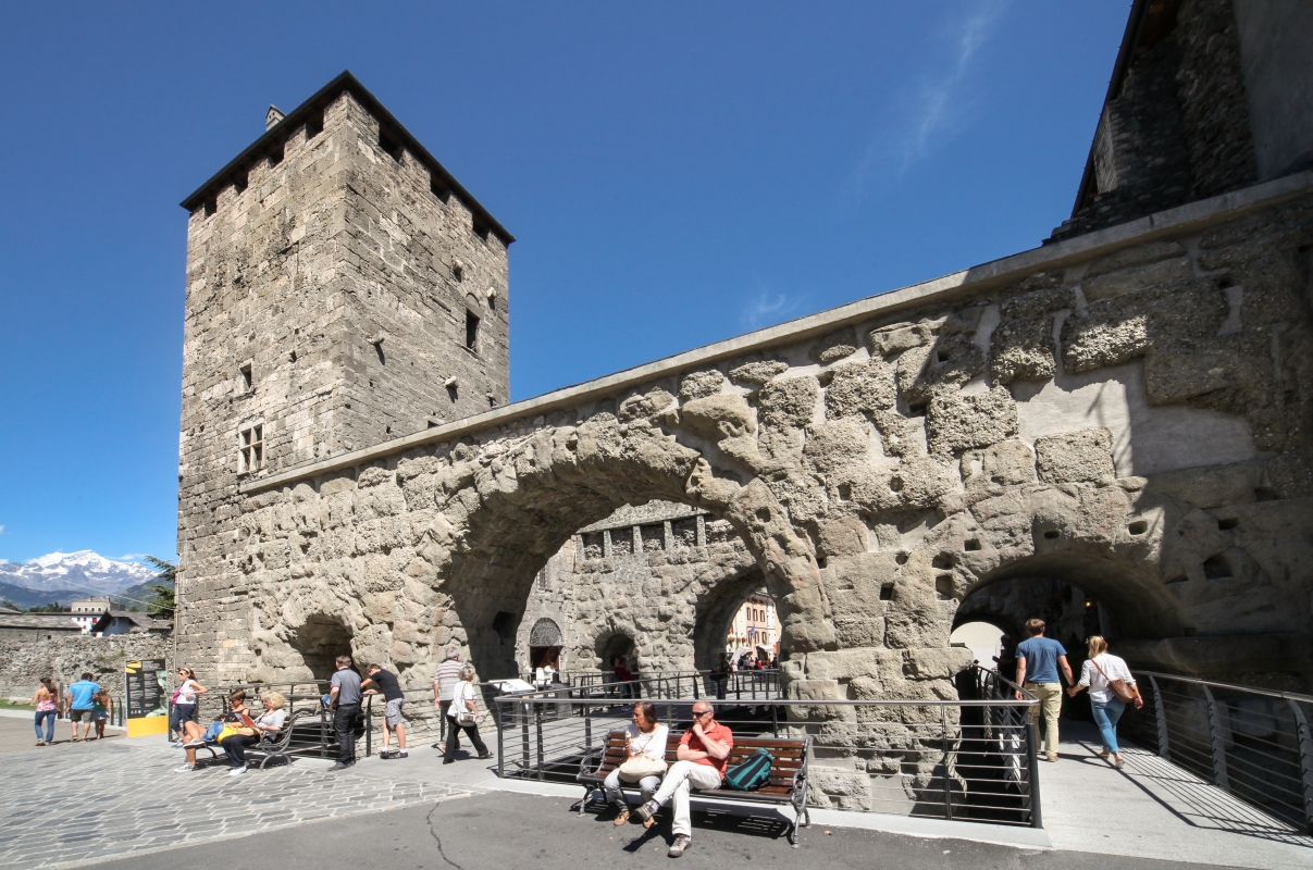 Torre Signori and Porta Praetoria - Archivio Regione Autonoma Valle d'Aosta
