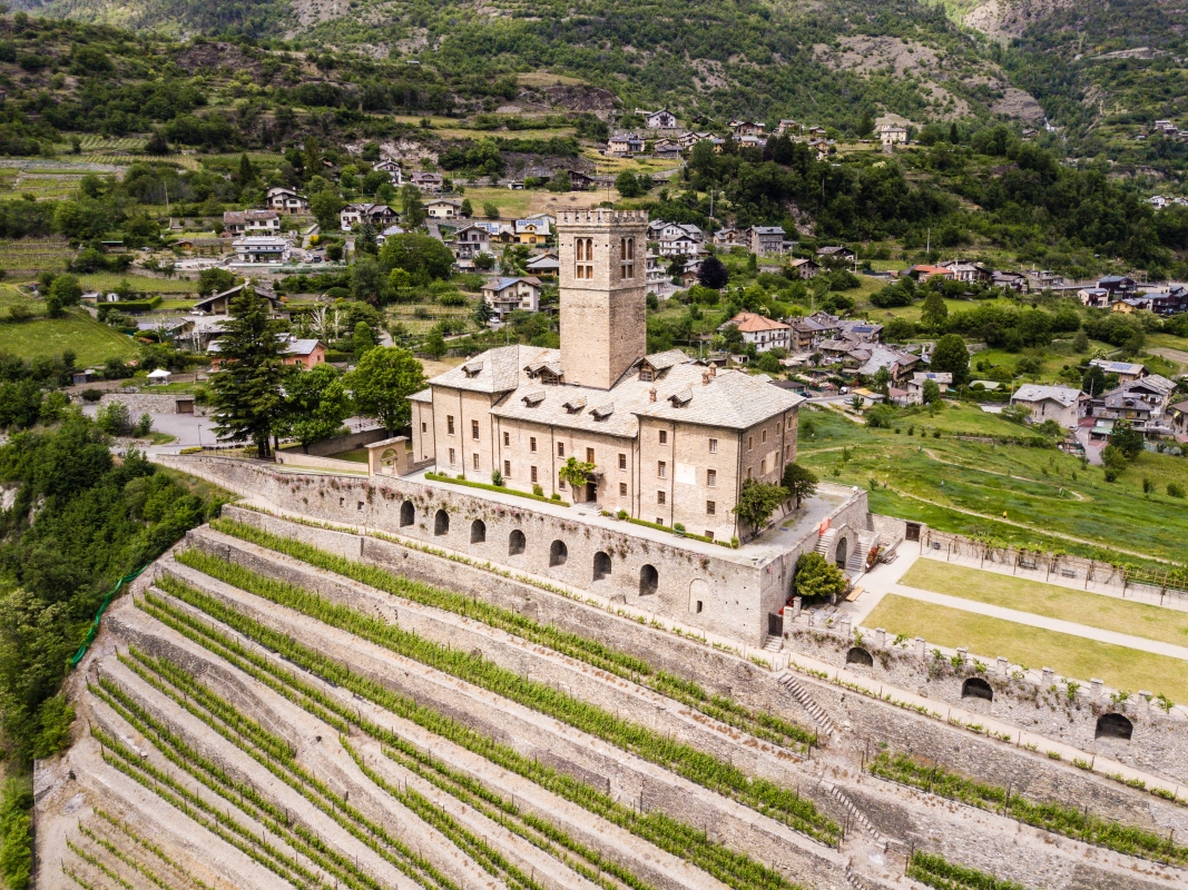 Castello di Sarre, vista aerea - ENIT SpA