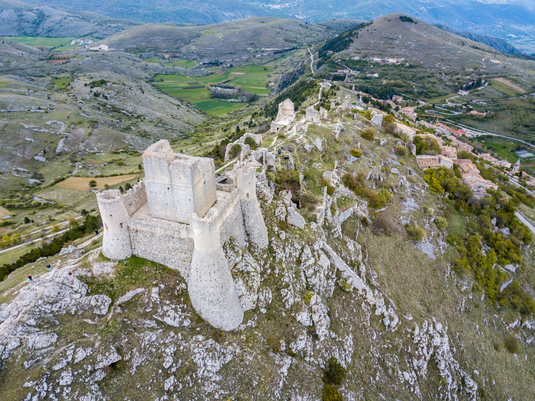 Vista aerea del castello di Rocca Calascio - ENIT SpA