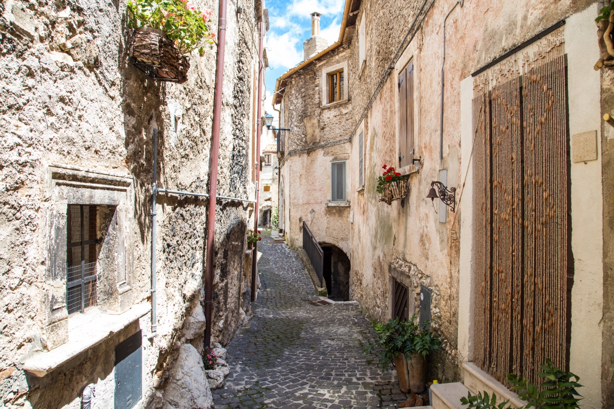 Vicolo - Simone Antonazzo / ENIT SpA