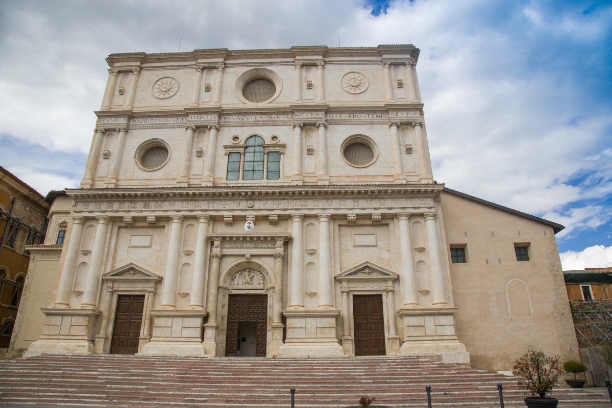 L'Aquila, facciata della Basilica di San Bernardino - ENIT SpA