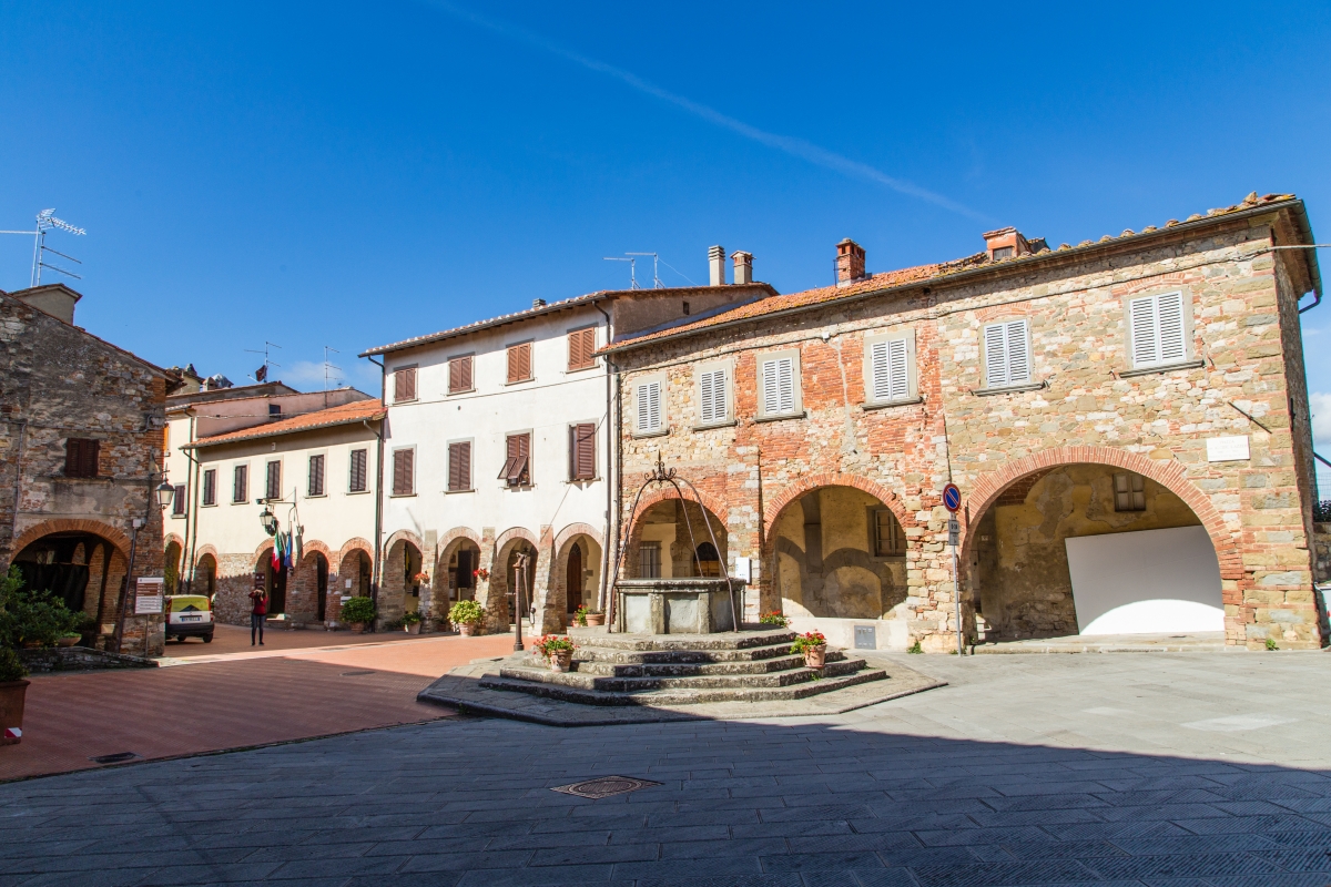Civitella in Val di Chiana, piazza Don Alcide Lazzeri - Simone Antonazzo / ENIT SpA