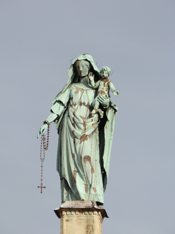 Statua Madonna Piazza San Domenico - Lisa Fortini