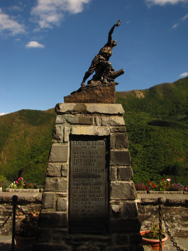 Monteacuto delle Alpi - Monumento ai caduti 1940-1945 - Cava84
