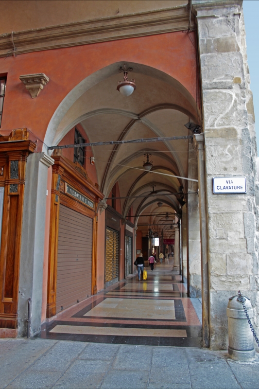 Portico del Pavaglione, incrocio con Via Clavature - Fabio Marseglia