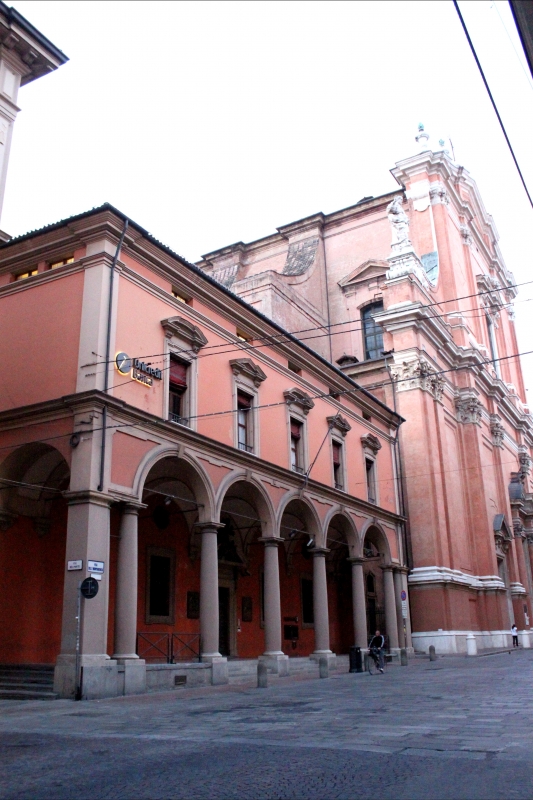 I cinque archi del portico della chiesa Metropolitana di San Pietro - Mariaorecchia