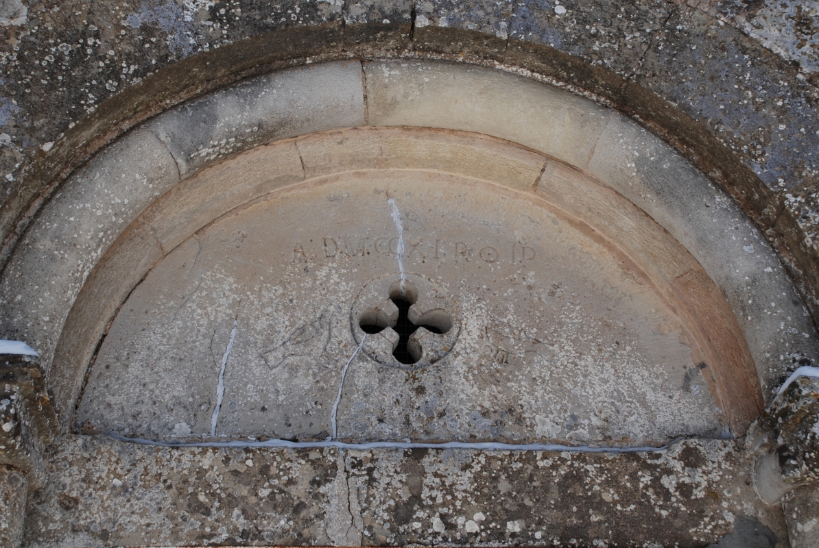 Iscrizione duecentesca sul portale della chiesa di Santa Maria - Rambolola