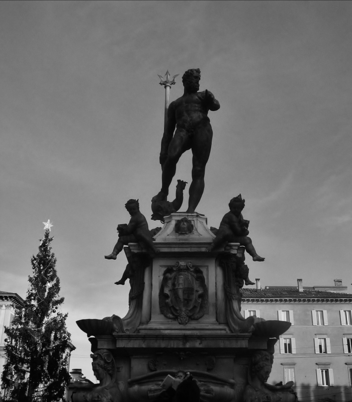 Bologna, Fontana del Nettuno - Richard Mutt