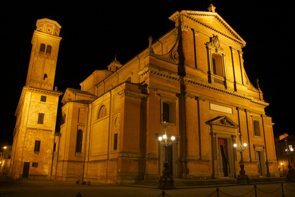 Facciata del Duomo di Imola - LIBERAGUAL