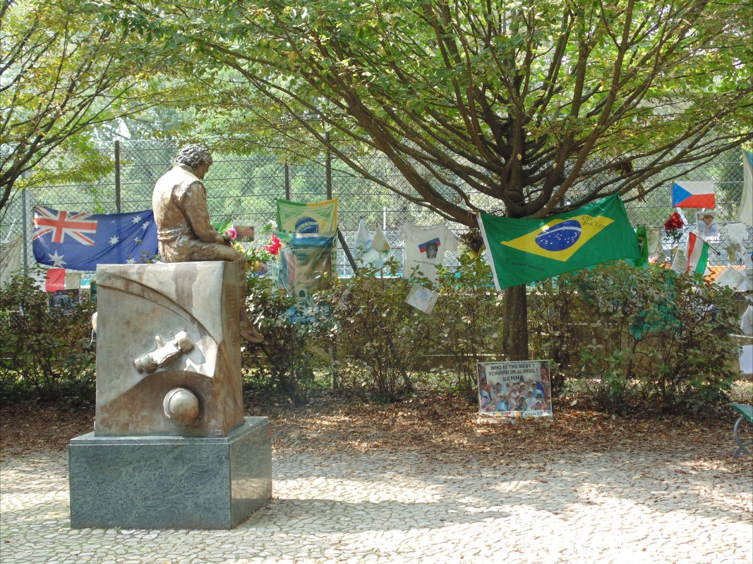 Monumento a Senna (panoramica) - Maurolattuga