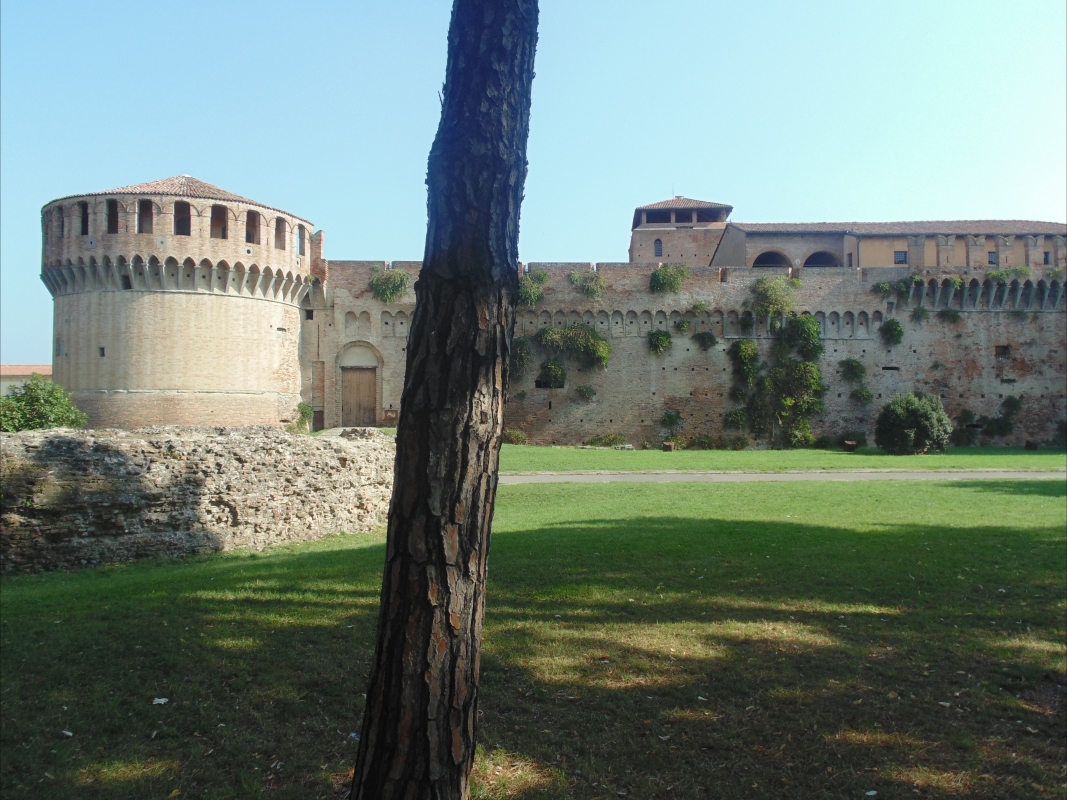 Rocca Sforzesca (torre e mura) - Maurolattuga