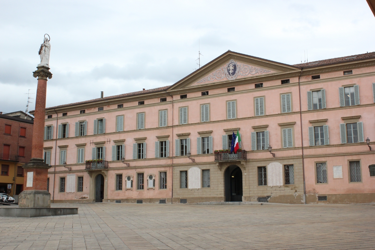 Castel San Pietro, Palazzo Municipale - Iacopobastia