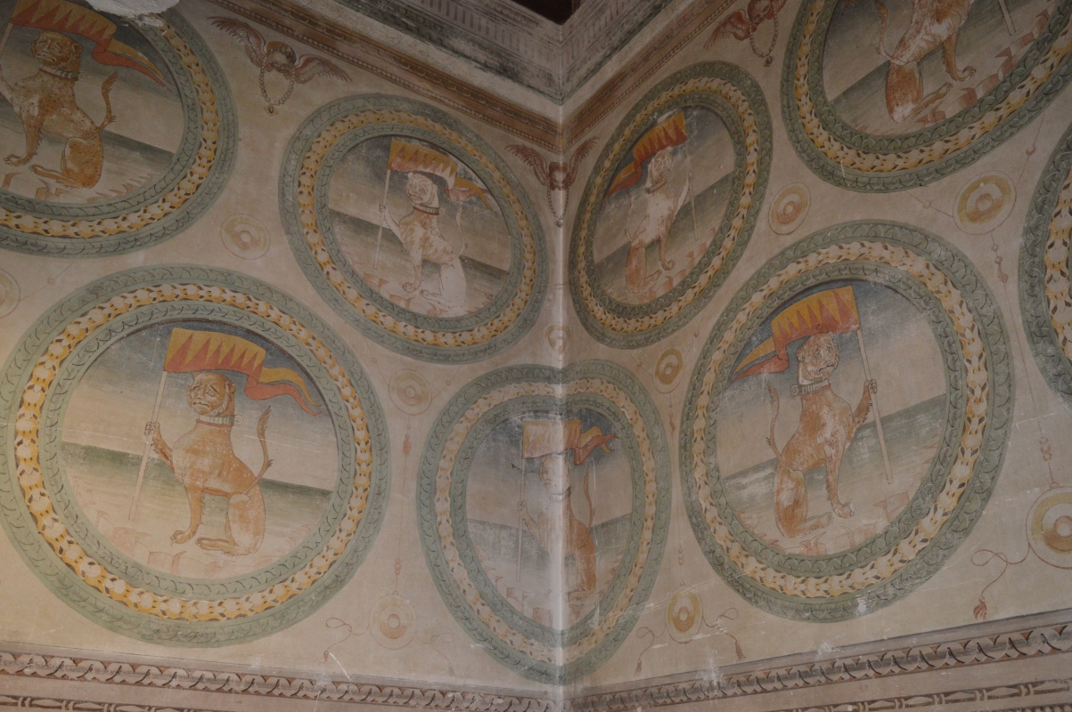 Bentivoglio, Castello, decorazioni con stemma dei Bentivoglio - Cinzia Malaguti