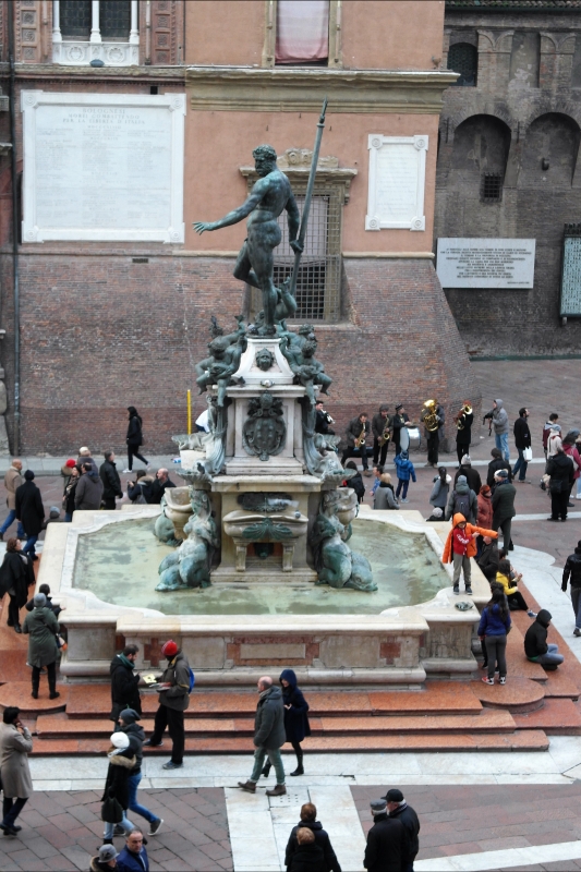 Fontana dal Nettuno vista da Palazzo Re Enzo - Monymar71