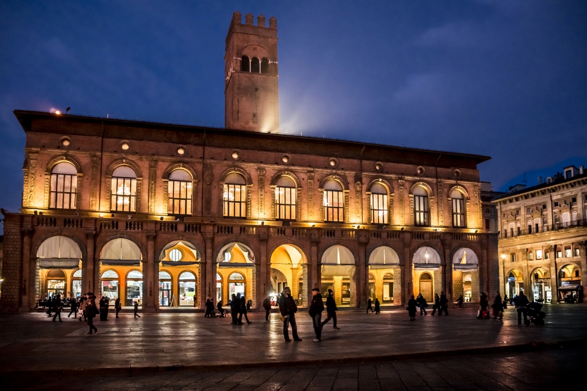 " Piazza Maggiore -- Bologna " - Vanni Lazzari