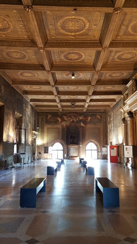 Bologna. Sala Farnese - Raffacossa