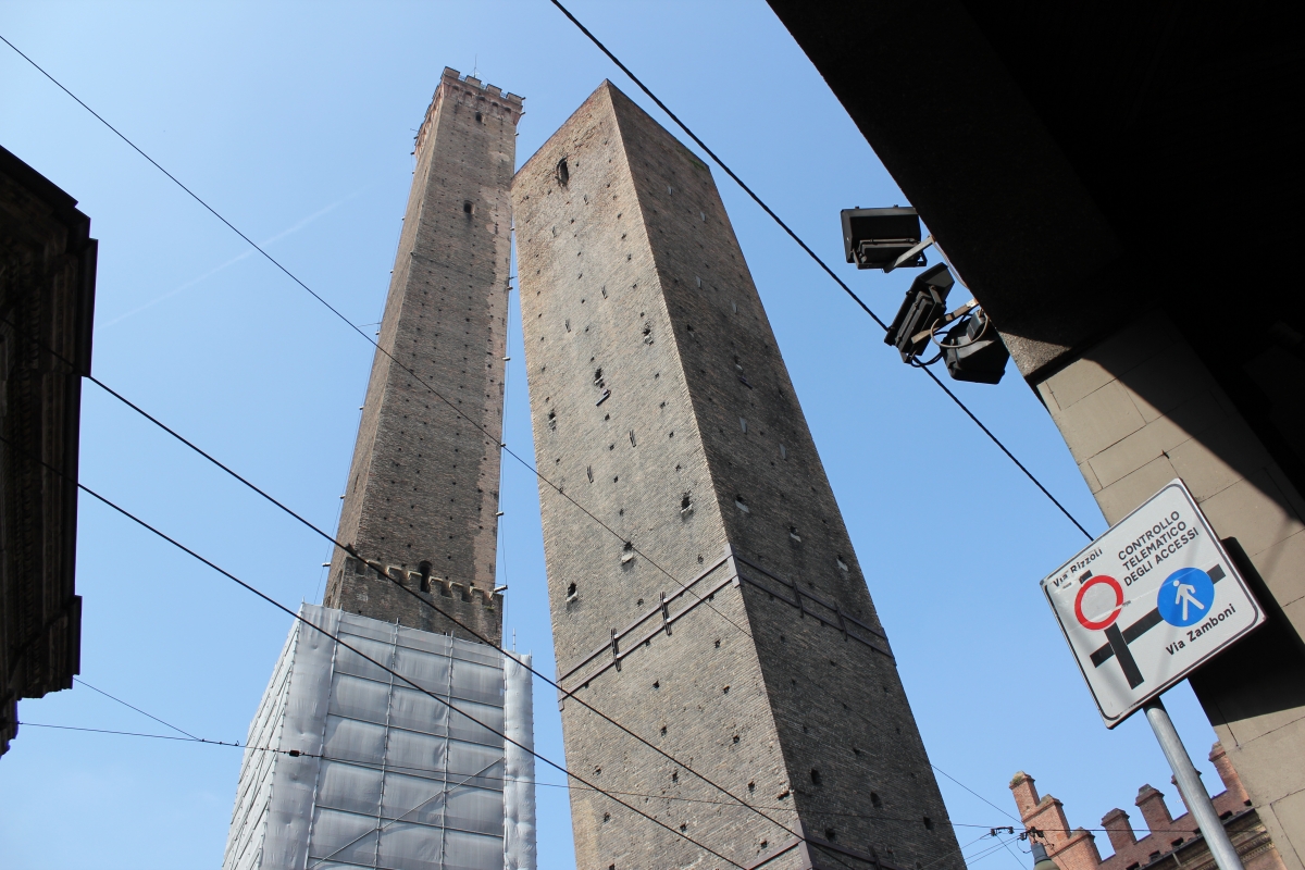 Torre Asinelli e Garisenda - - RatMan1234