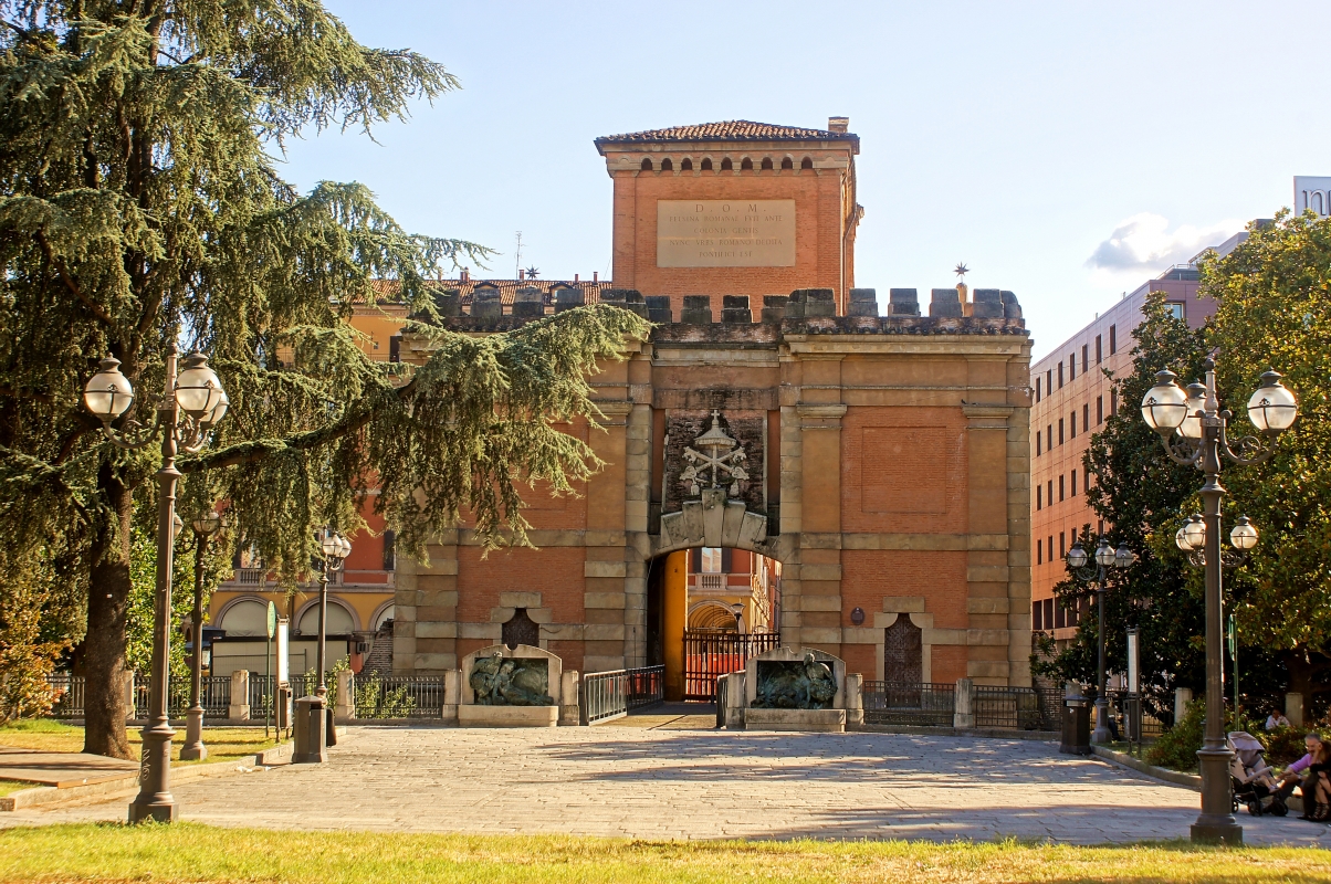 Porta Galliera, Bologna - Alessandro Siani