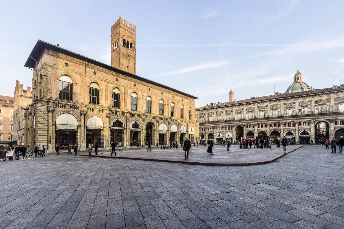 Piazza Maggiore Panoramica - Vanni Lazzari