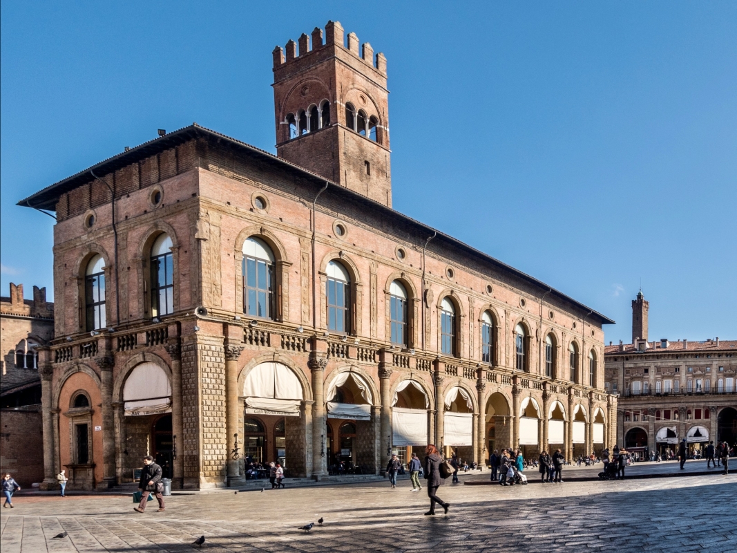 Bologna -- Piazza Maggiore - Vanni Lazzari