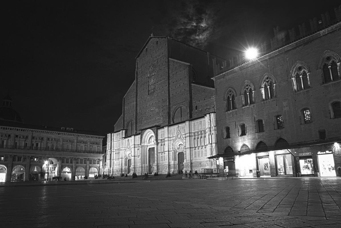 Piazza Maggiore di notte - Claudio Bacchiani