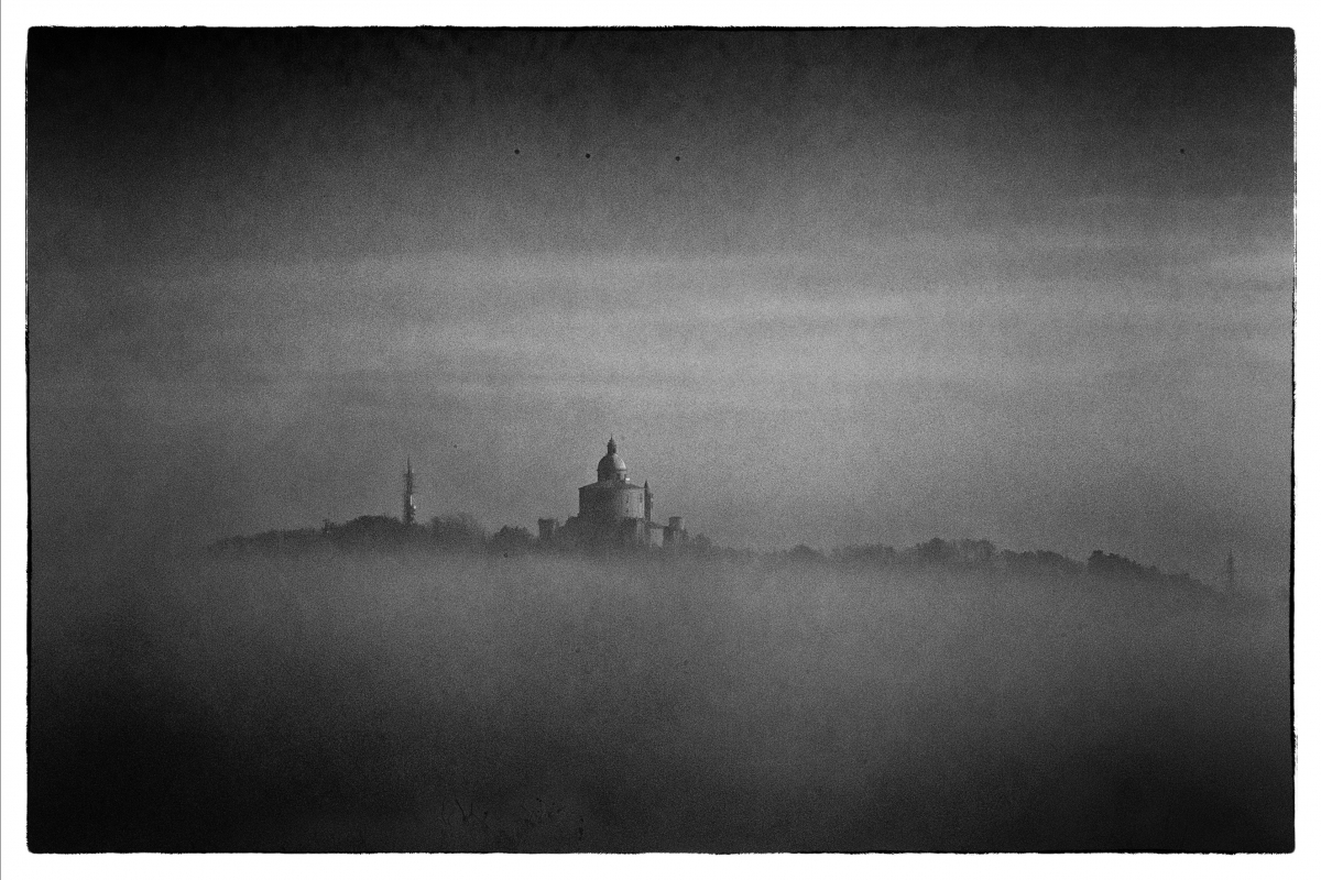 San Luca nella nebbia - Antonio Salierno