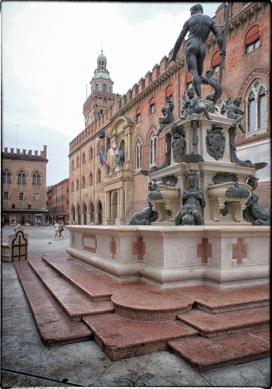 Bologna Spettacolo - Fontana del Nettuno - Claudio alba