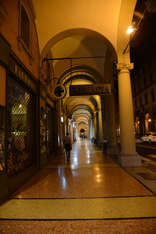 Bologna Portici del Pavaglione di notte - FrancescoLama
