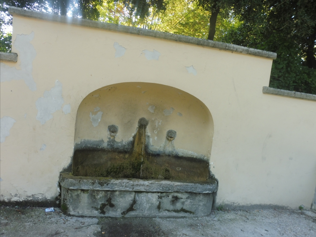 Parco delle Acque Minerali - dettaglio fontana - Maurolattuga