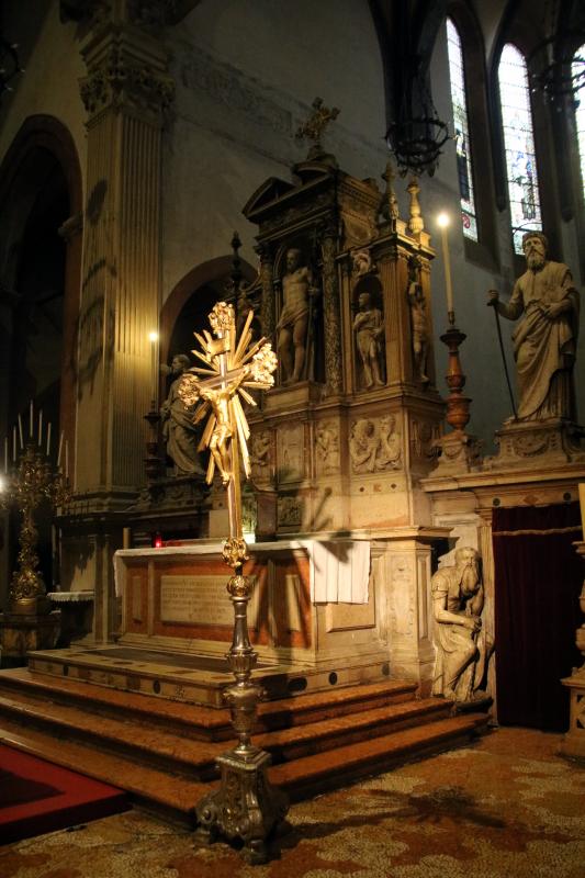 Basilica di Santa Maria dei Servi (Bologna), altare maggiore 01 - Mongolo1984