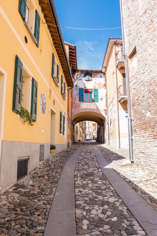 Dozza, murale in via Edmondo De Amicis - ENIT SpA