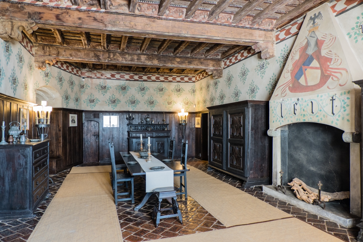 Una sala del Castello della Manta - ENIT SpA