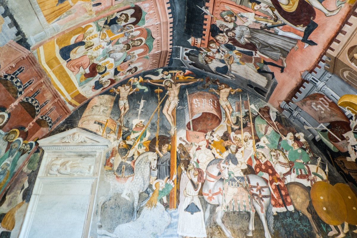 Crocifissione di Gesù Cristo, affresco del Quattrocento all'interno della chiesa del Castello della Manta - ENIT SpA