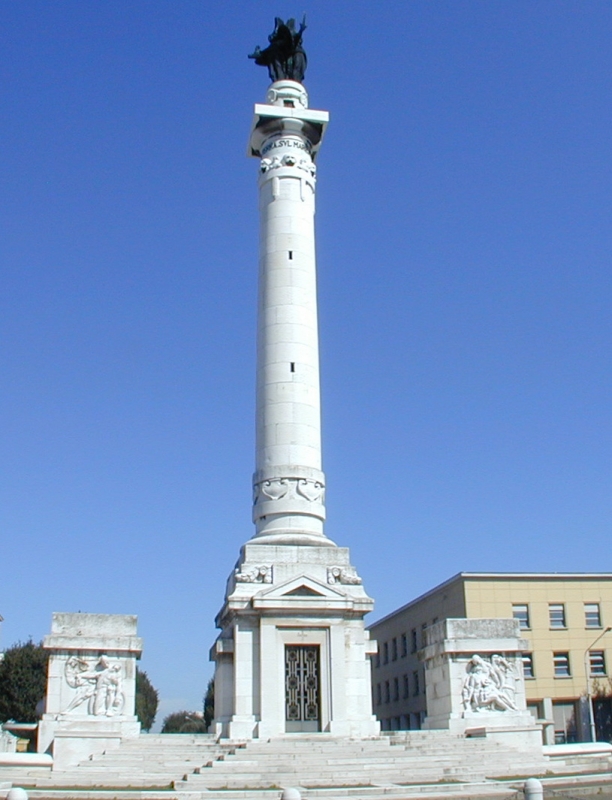 Monumento ai Caduti, vista verso il Vilae della Libertà - Andrea savorelli