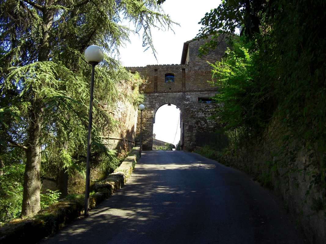 Rocca di Castrocaro Porta d'ingresso prima cinta muraria - Clawsb