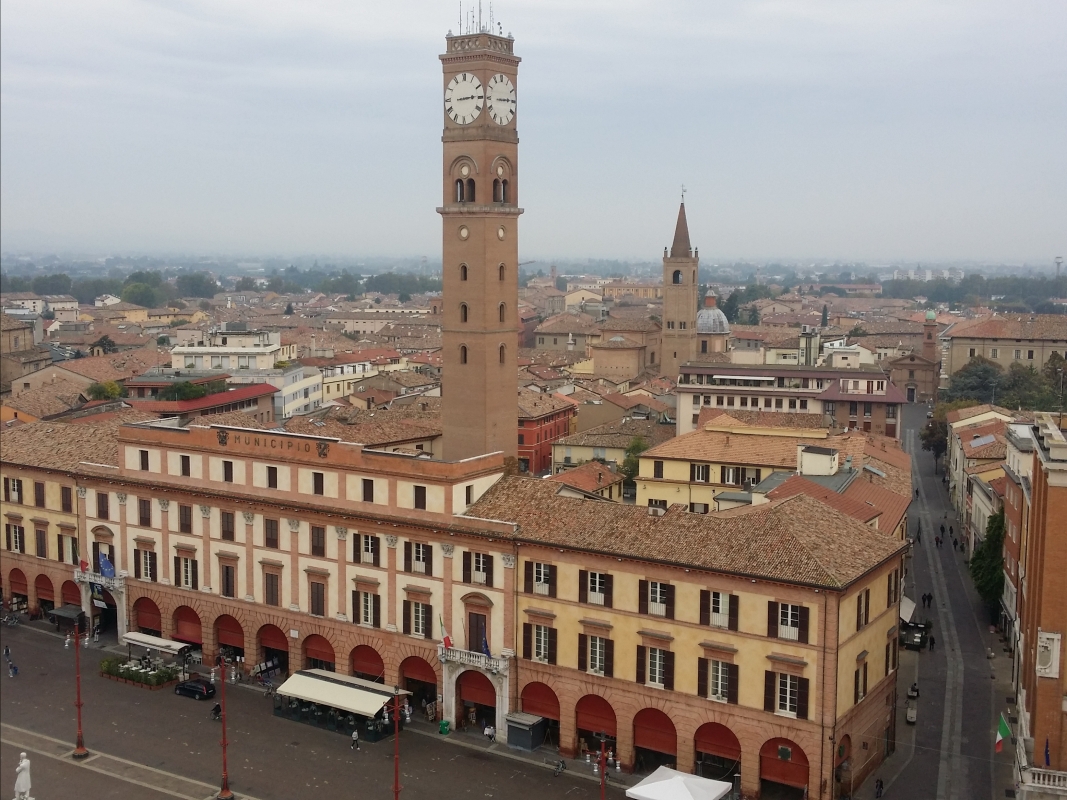 Il Palazzo Comunale di Forlì visto dalla Torre di San Mercuriale - Chiari86
