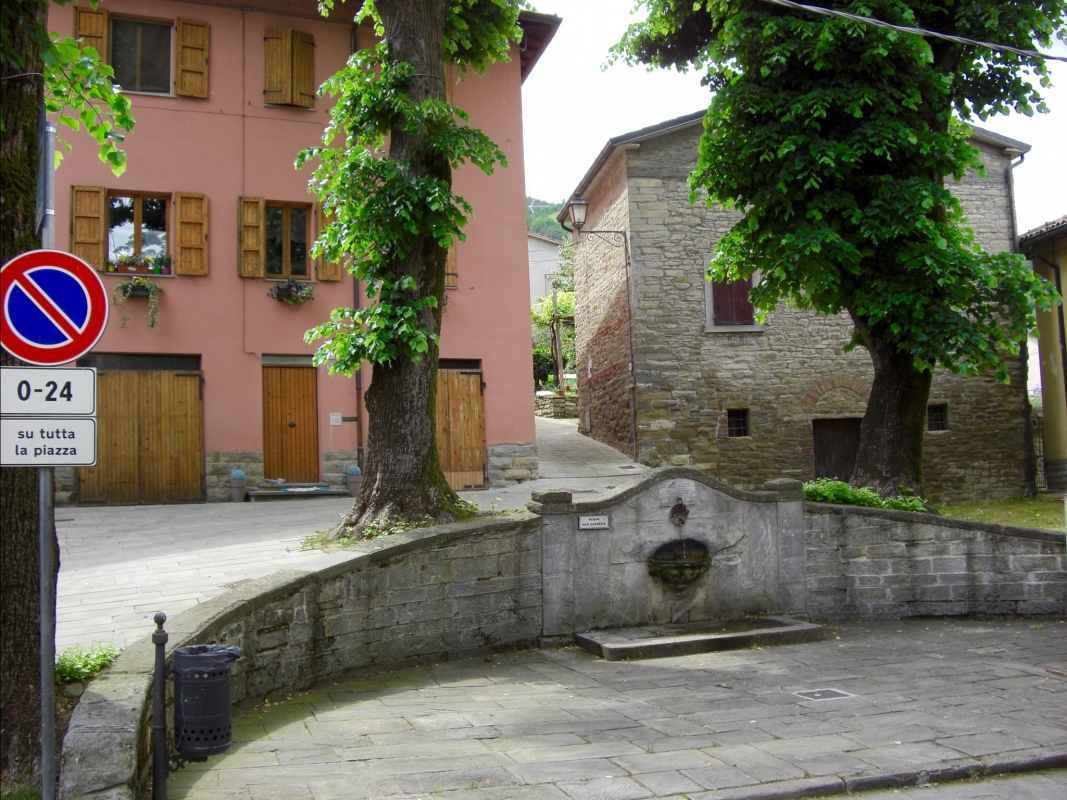 Piazzetta Borgo di Pianetto - Clawsb