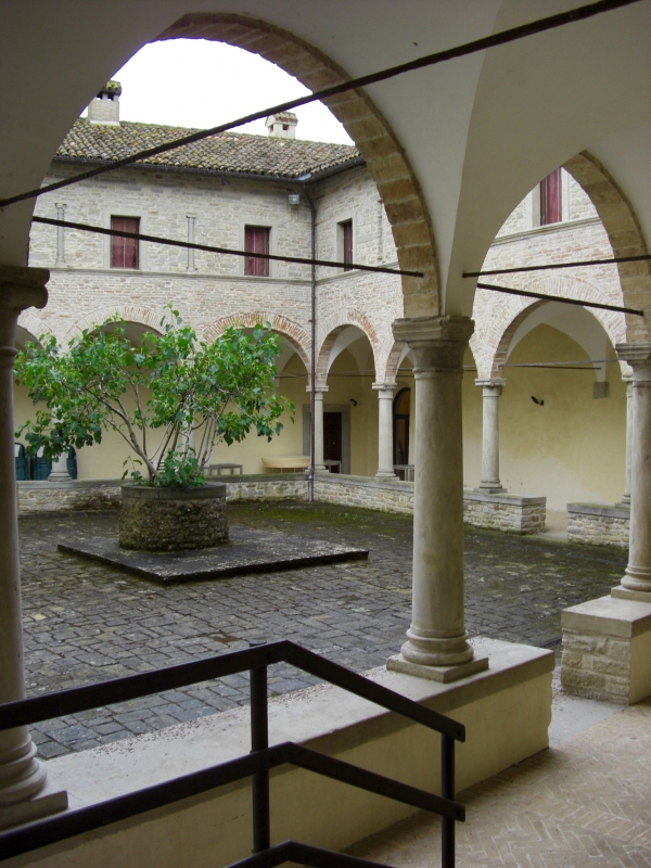 Museo Mambrini Chiostro - Clawsb