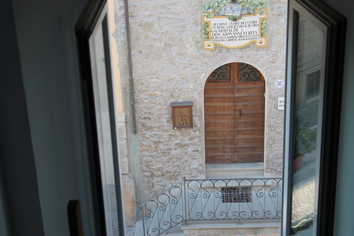 Museo Civico e Casa natale di Don Giovanni Verità, da finestra su Corso Garibaldi - Patrizia Diamante