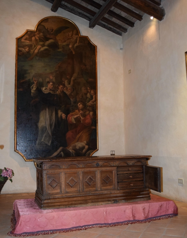 Cassa fiorentina del sec XV; dipinto settecentesco raffigurante S. Vincenzo Ferrer. - Elio Caruso
