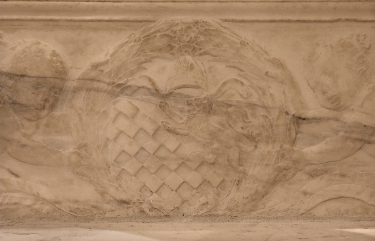 Antonio rossellino, sarcofago del beato marcolino amanni, 1458, da s. giacomo in s. domenico a forlì, 17 stemma rucellai - Sailko