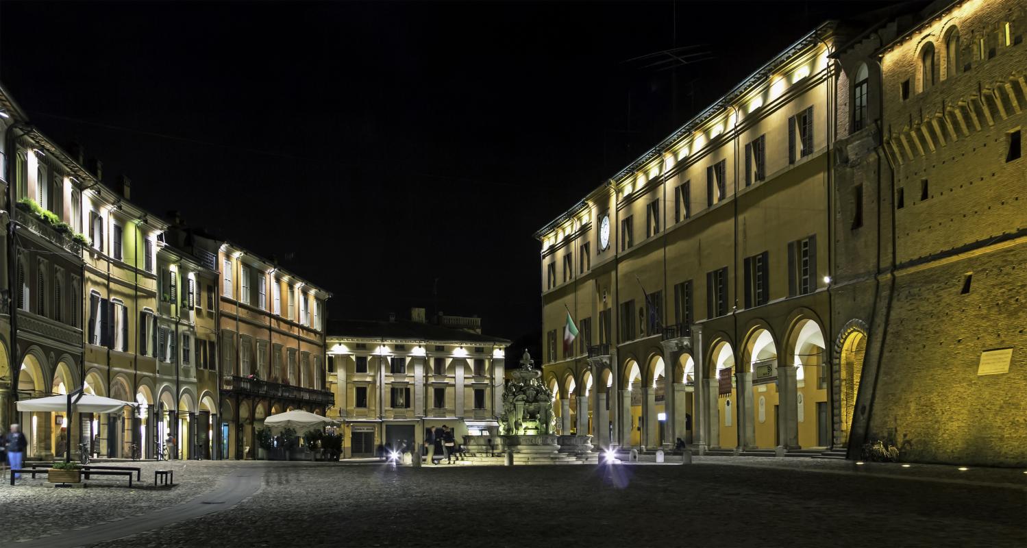 Piazza del Popolo -vista panoramica in notturna - Pierpaoloturchi