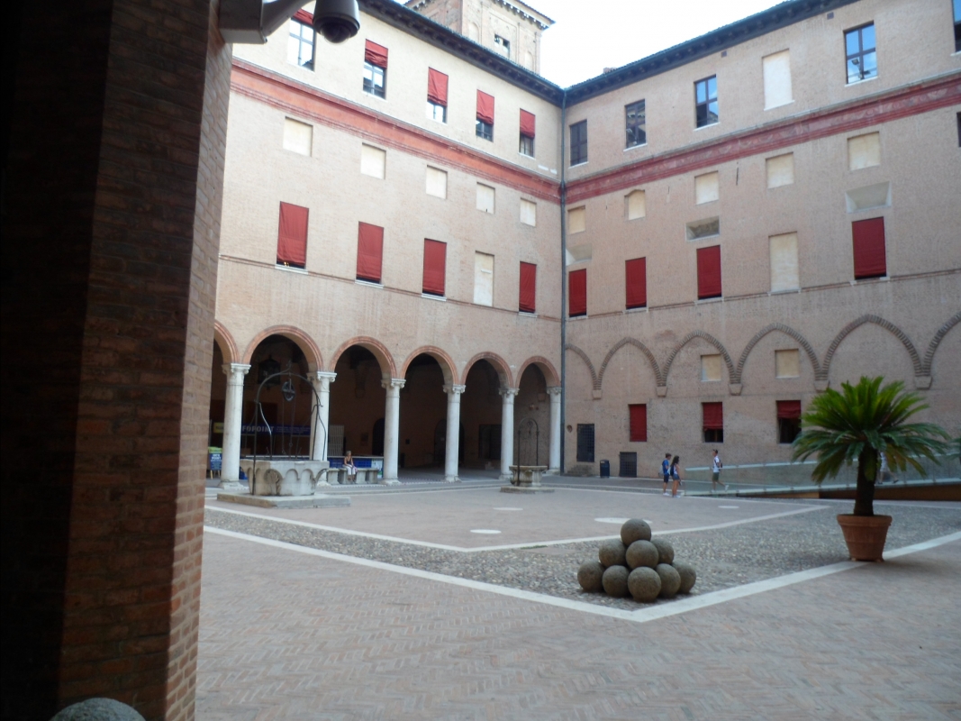 Ferrara Agosto 2012- Castello Estense 3 - Shabar212