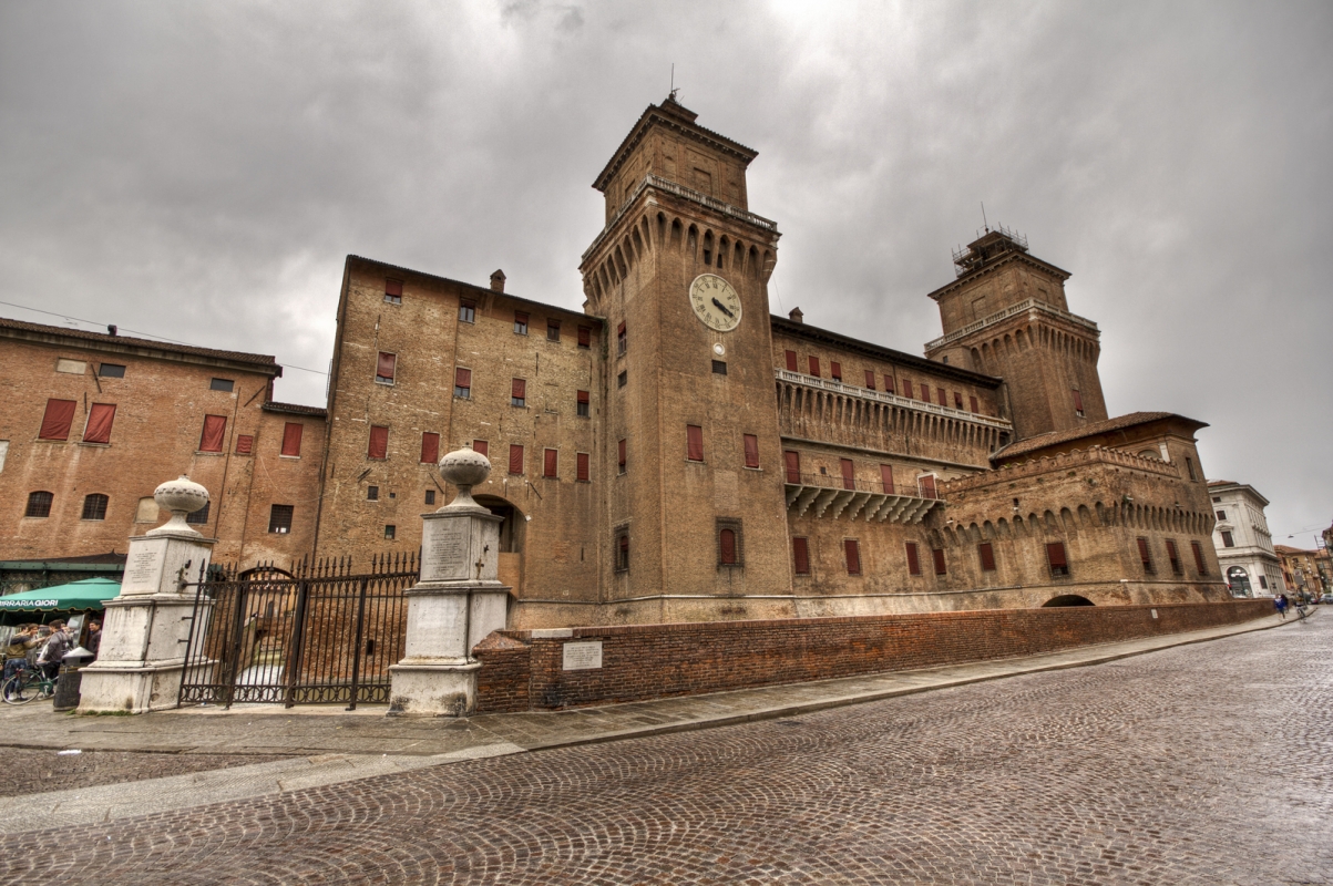 Facciata del Castello Estense (Ferrara) - Nicola Bisi