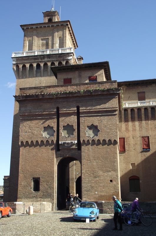 Castello Estense (torre di S. Paolo) durante &quot;autostoriche in CentroStorico&quot; 2010 - Tommaso Trombetta
